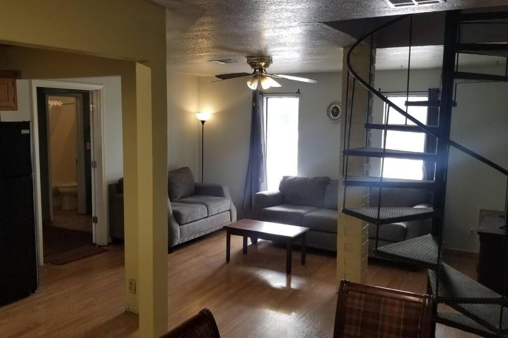 Hotel 5 Beds & 3 Baths Sleeps 11 Hotel Room Suite 102 Booking Stillwater Exterior foto